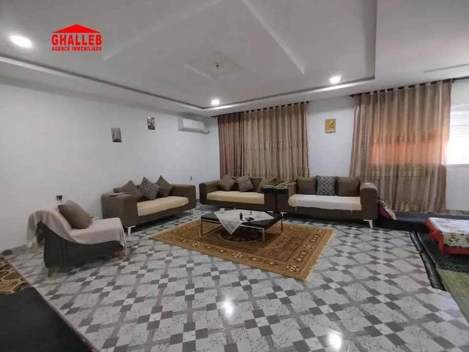 maison avec 3 garages 29730412