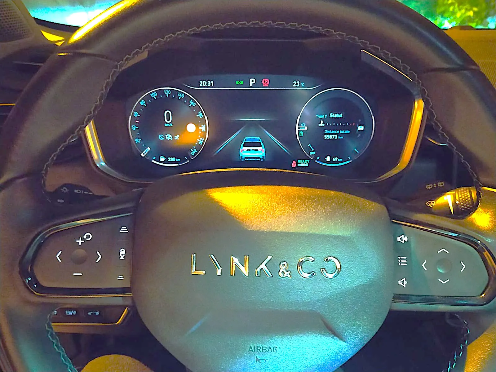 Lynk & Co 01 Hybride Rechargeable - photo 2