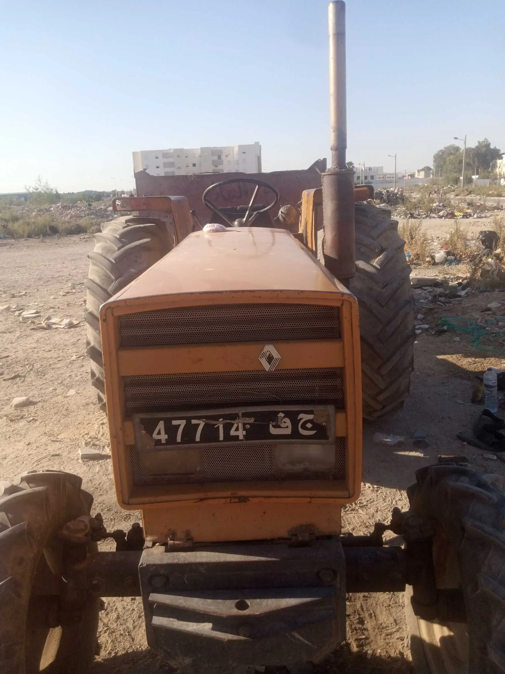 جرار فلاحي معه كريطة