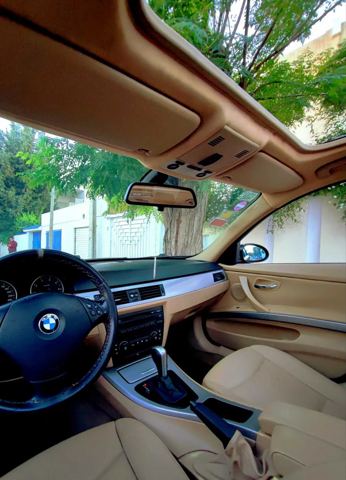 BMW E90 320i خليجية