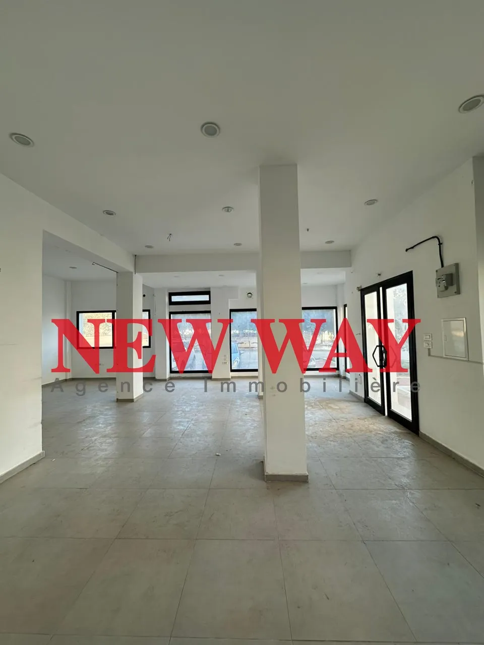 Local Commercial Mur, Fait le Coin à khezema