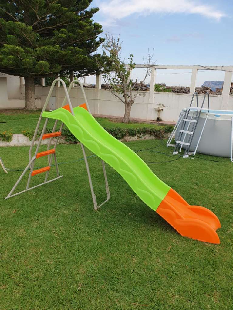 a vendre Toboggan en excellent état 