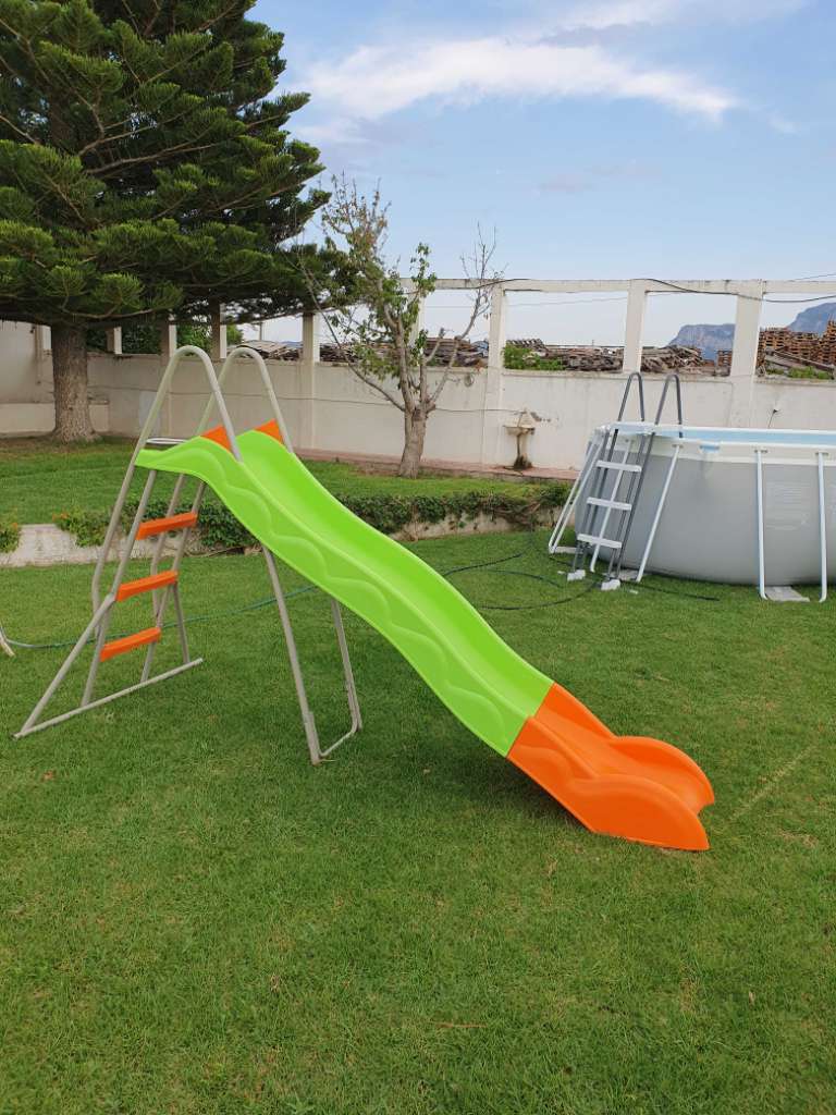 a vendre Toboggan en excellent état 