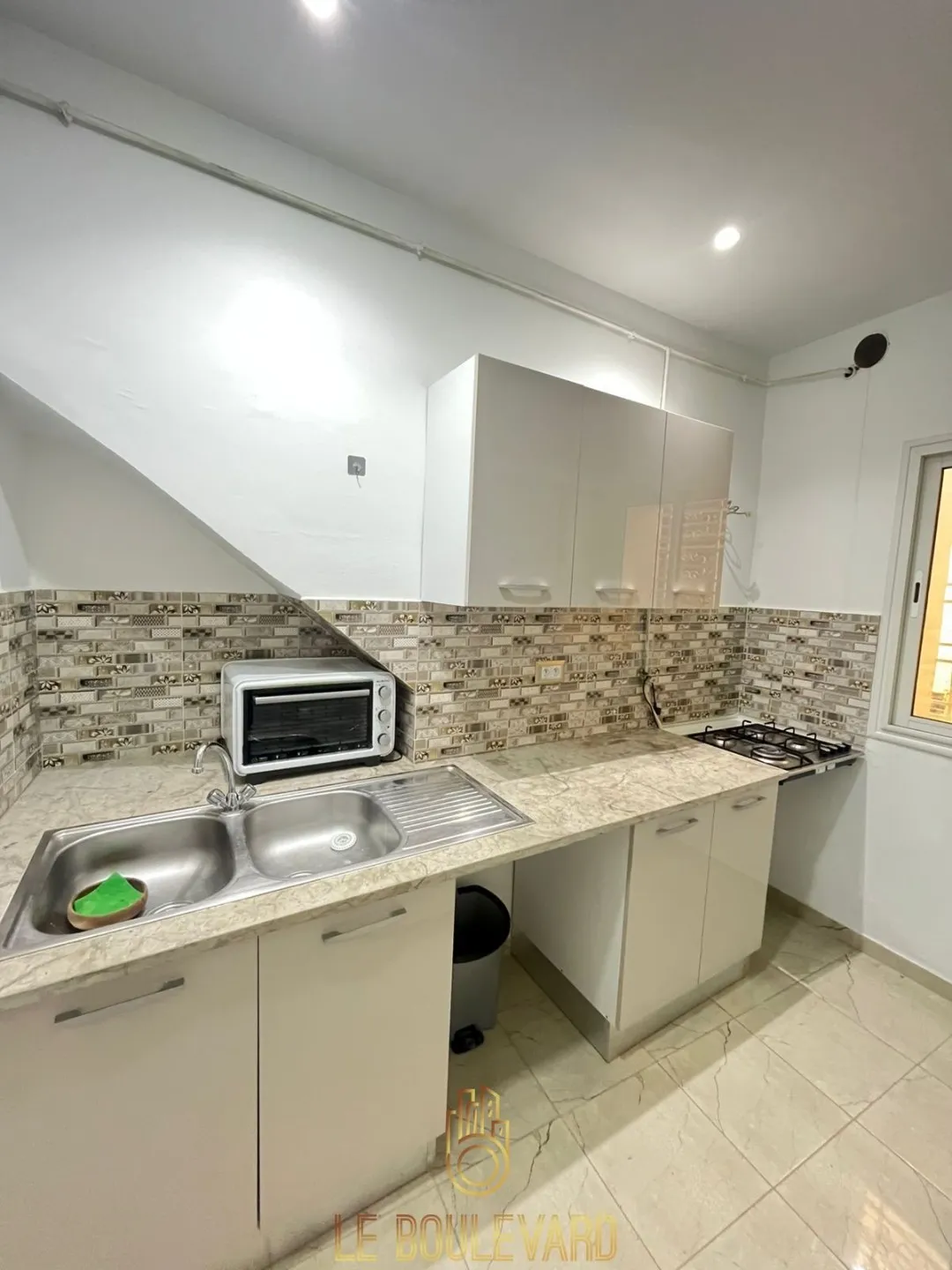 A louer rez de chaussée S+2 en plein centre villa Nabeul