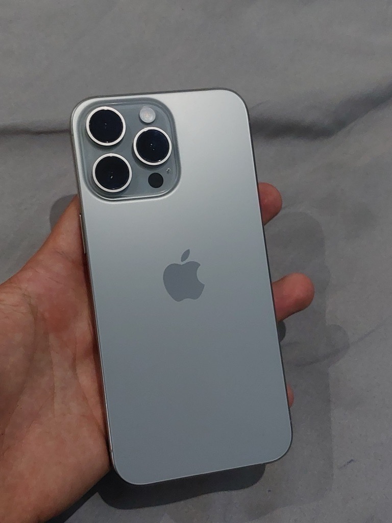 Iphone 15 pro max a vendre