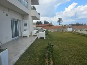 À VENDRE – Appartement S+2 pieds dans l’eau à Chatt Mariem