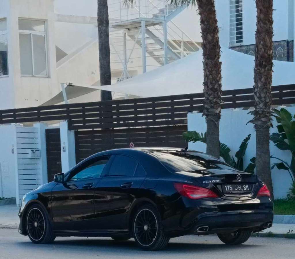 🚘 Mercedes CLA 200 