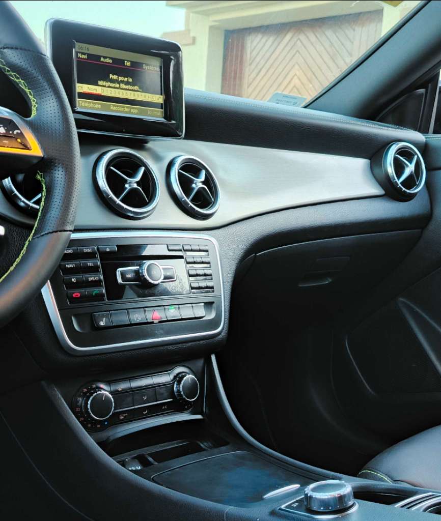 🚘 Mercedes CLA 200 