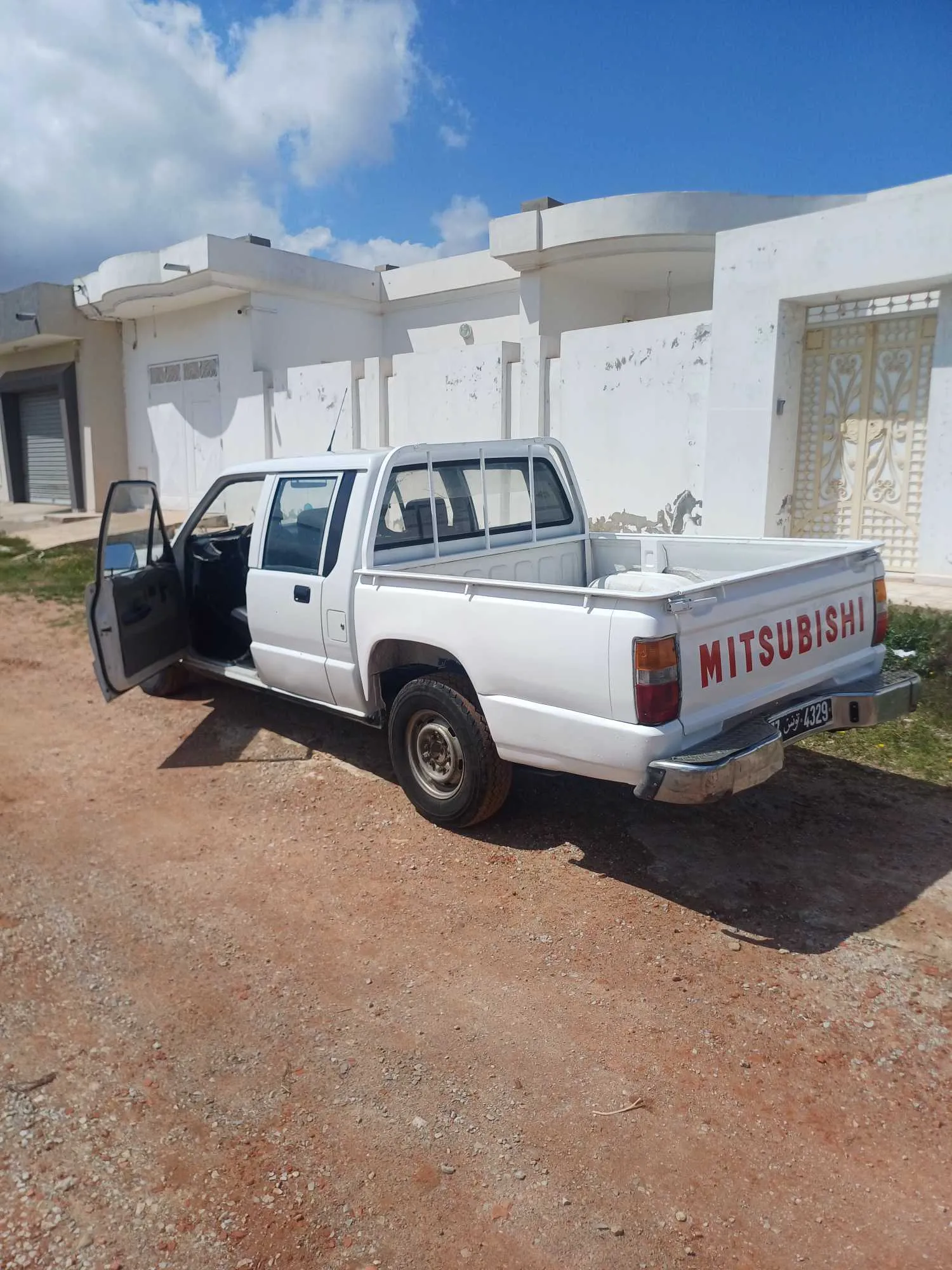 Mutsibishi l200 10ch 56034696