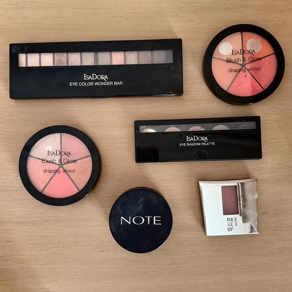 Lot maquillage 6 articles