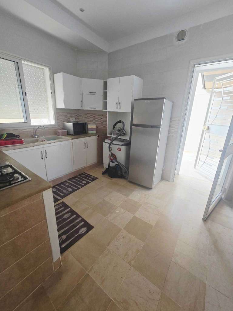 Rez chausser  s2 180 m2 à hammam sousse 