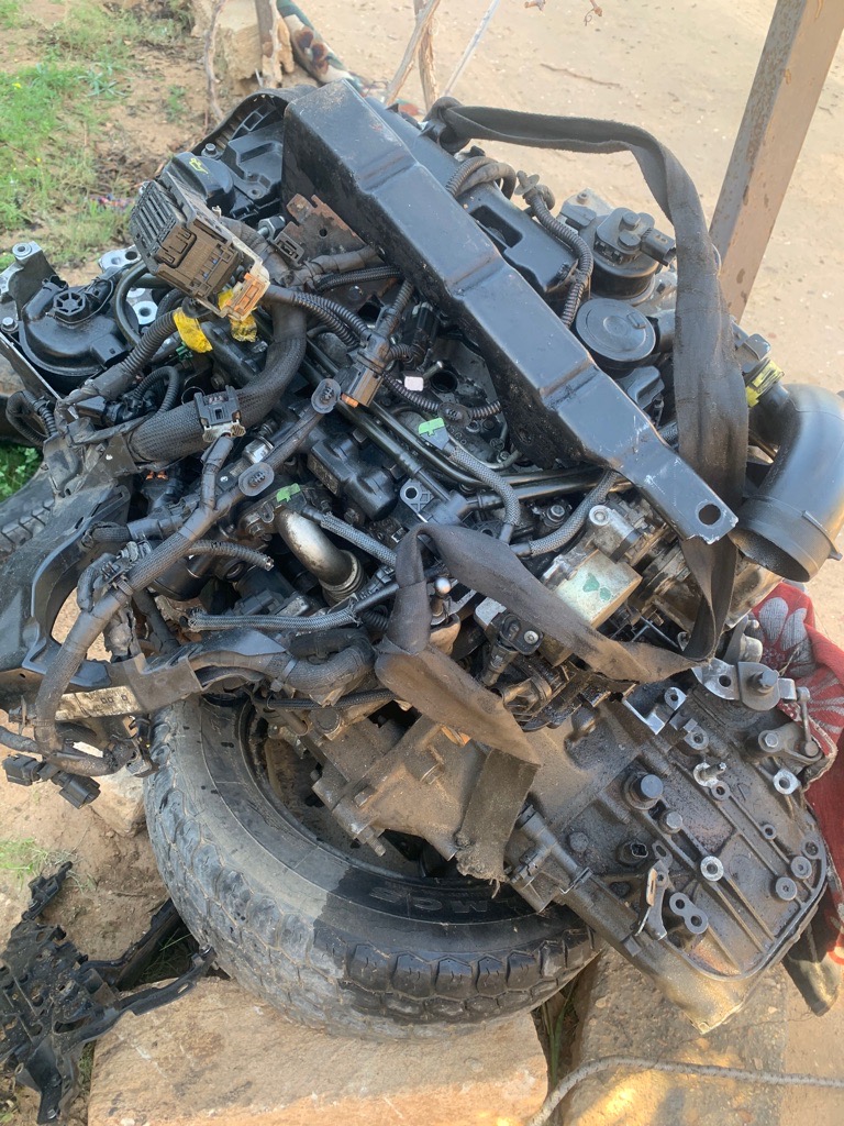 Piece de moteur 2.0 bleuhdi expert 4