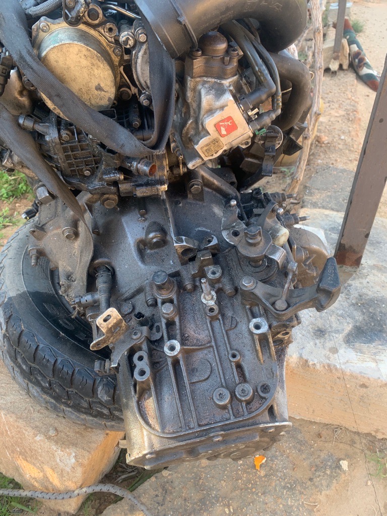 Piece de moteur 2.0 bleuhdi expert 4