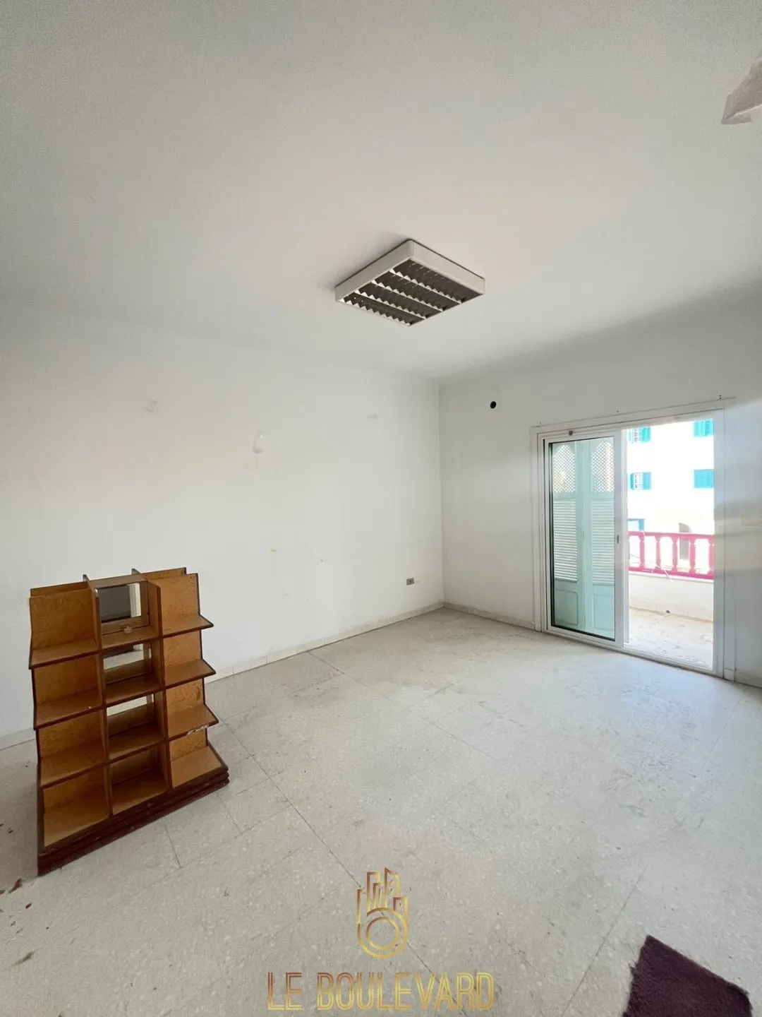 À louer : Étage à usage bureautique sur la route principale de Hammamet