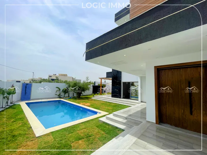Une Villa S+4 Nouvellement construite située à monchar Hammamet