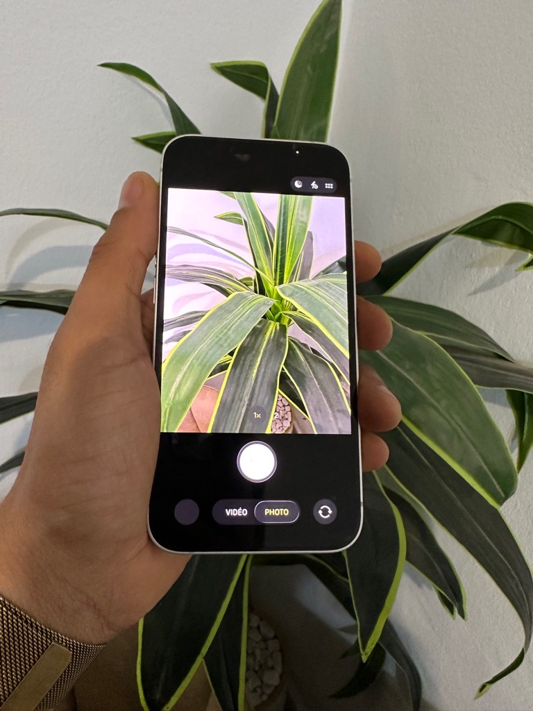 iPhone 16e 100% 128GB 