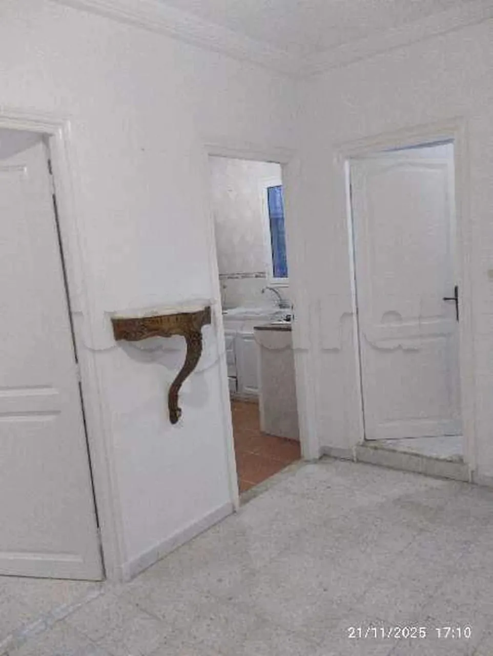 un propre studio s+1 au 2éme étage a loue a brortal Hayder Prés de stade Bardo