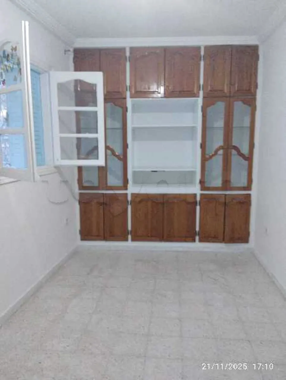 un propre studio s+1 au 2éme étage a loue a brortal Hayder Prés de stade Bardo