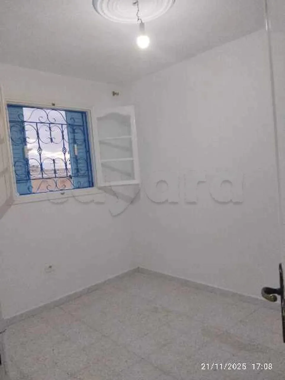 un propre studio s+1 au 2éme étage a loue a brortal Hayder Prés de stade Bardo