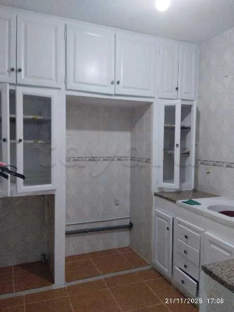 un propre studio s+1 au 2éme étage a loue a brortal Hayder Prés de stade Bardo