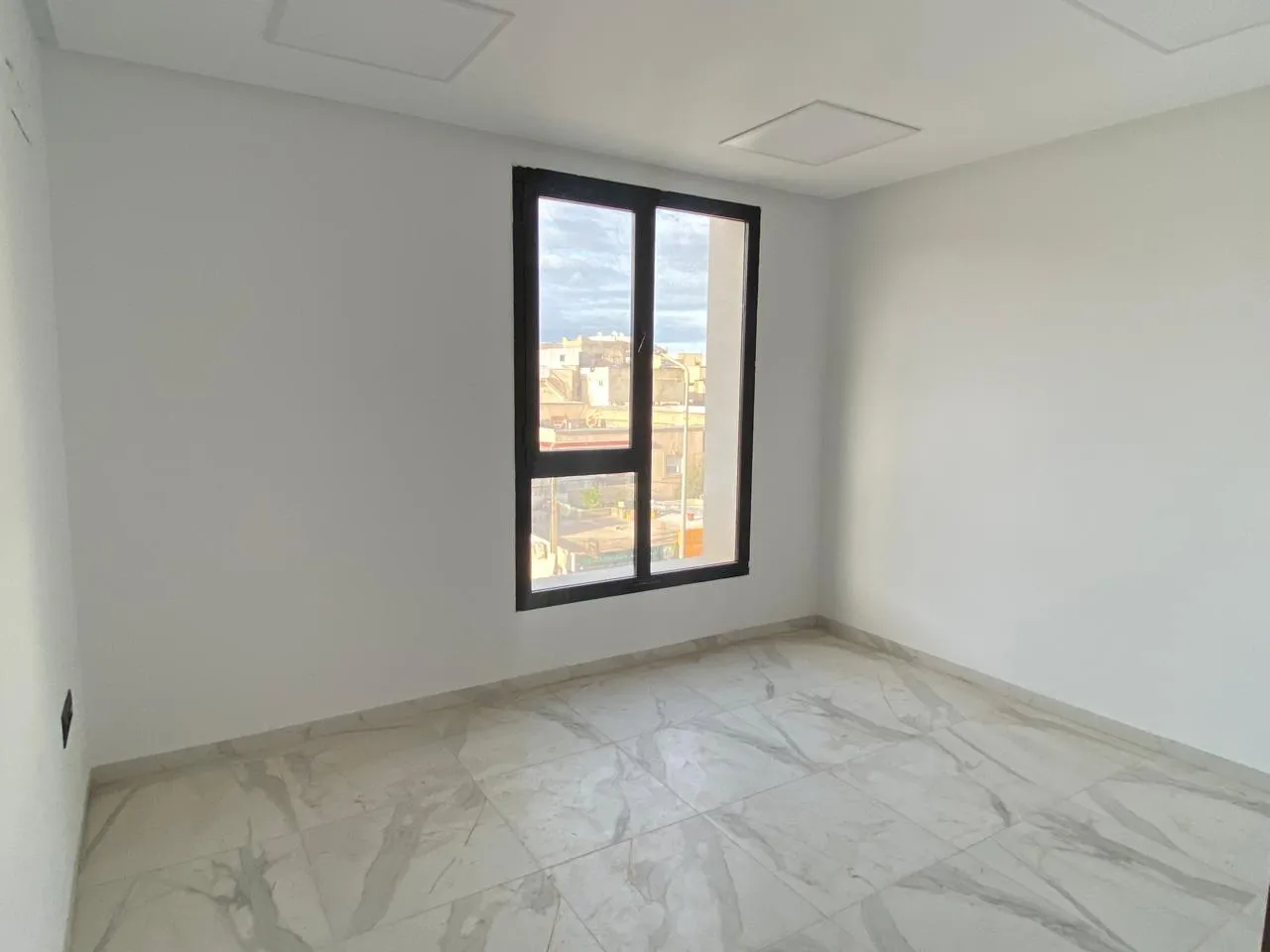 đŽâ«ïž Ă LOUER â Deux bureaux H+1 Ă Laouina