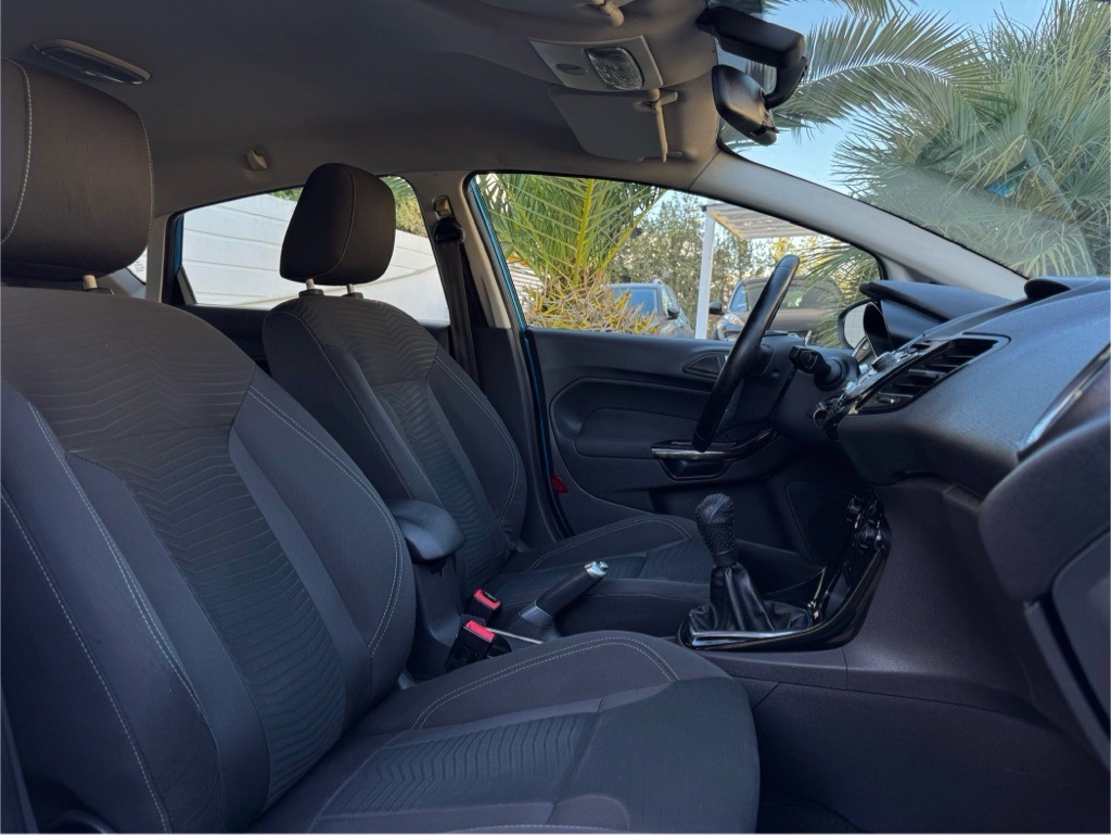 FORD FIESTA Titanium 2