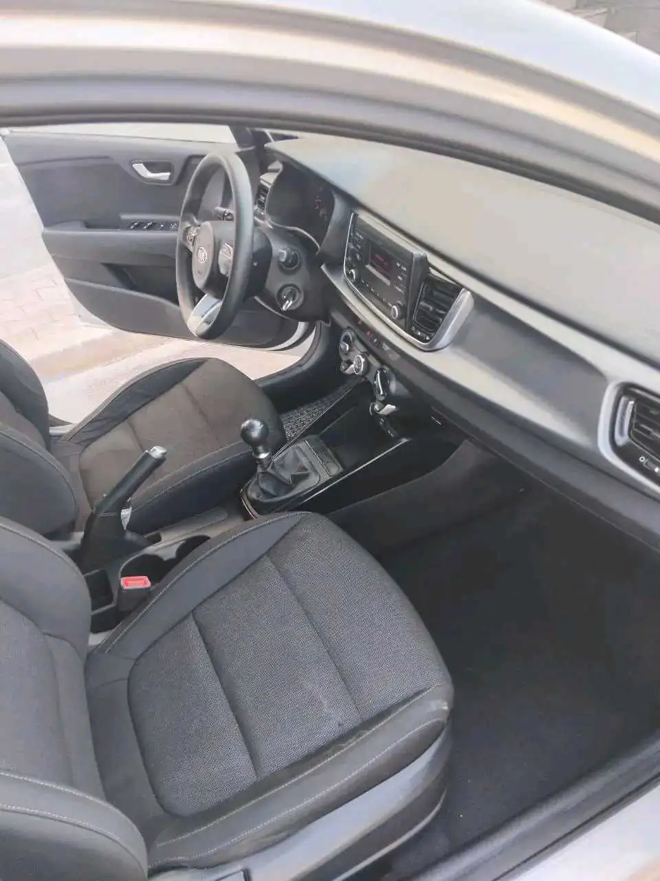 KIA RIO COUPÉ PREMIÈRE MAIN EN EXCELLENT ÉTAT