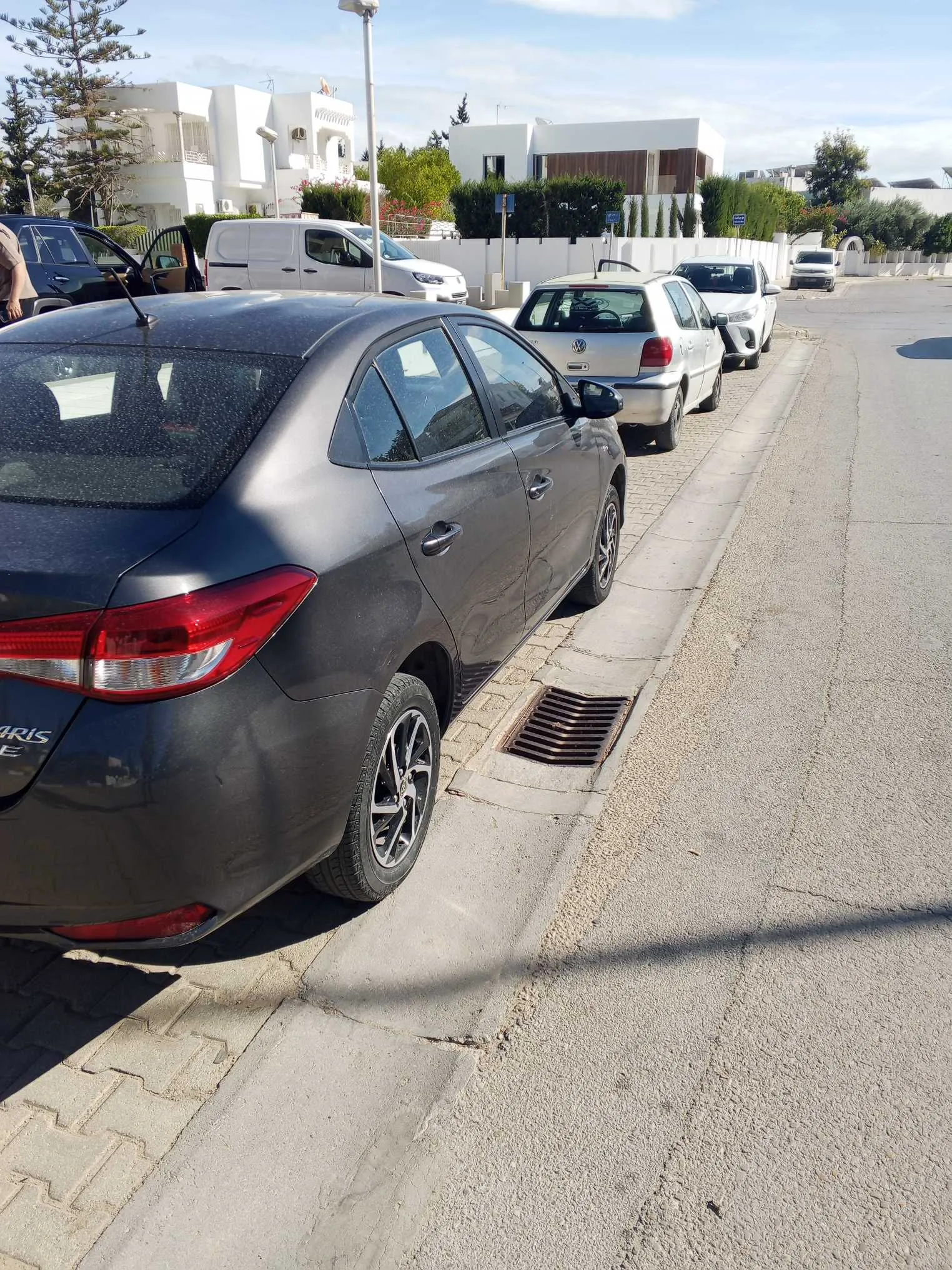 Toyota yaris sedan E