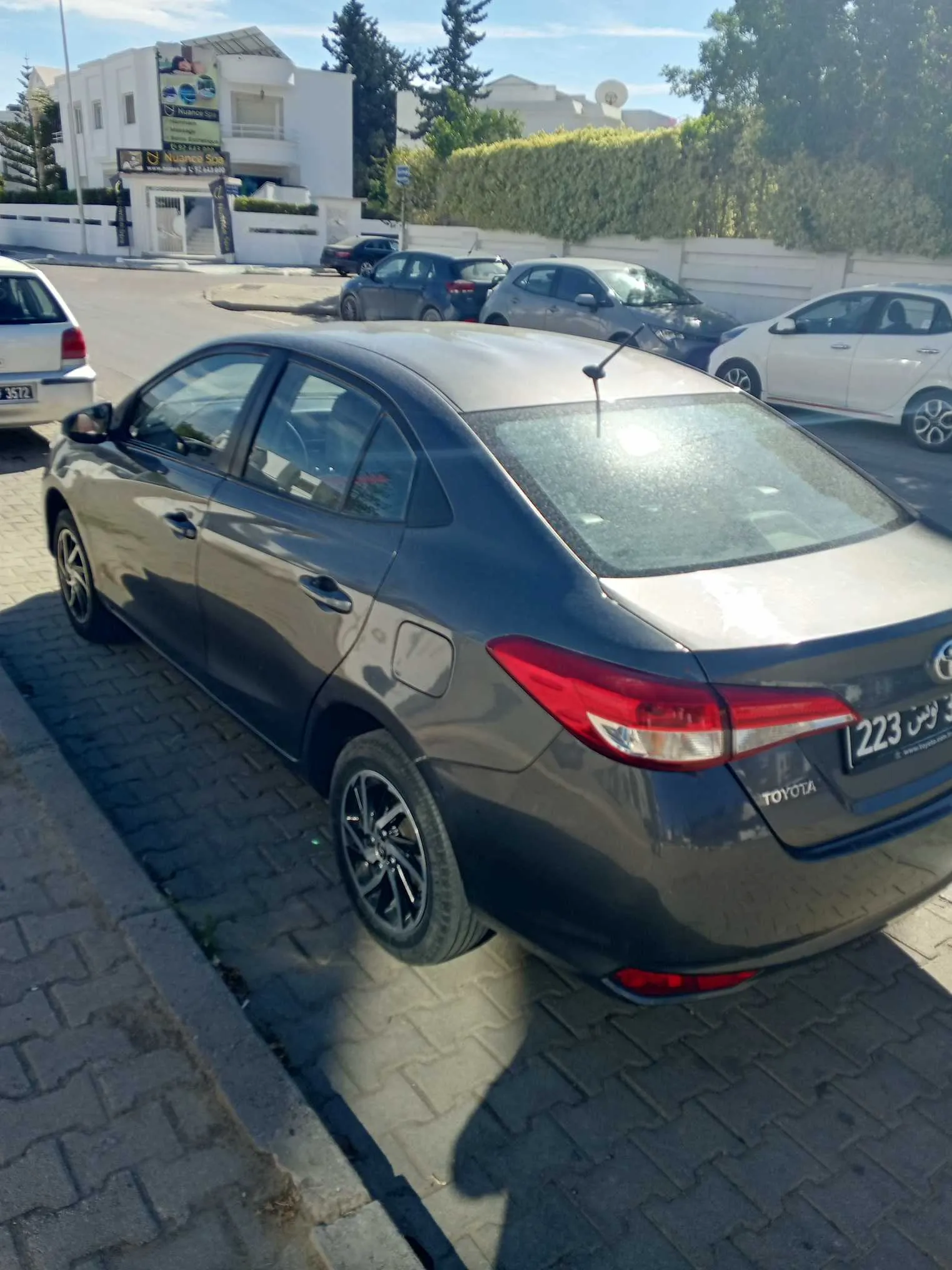 Toyota yaris sedan E