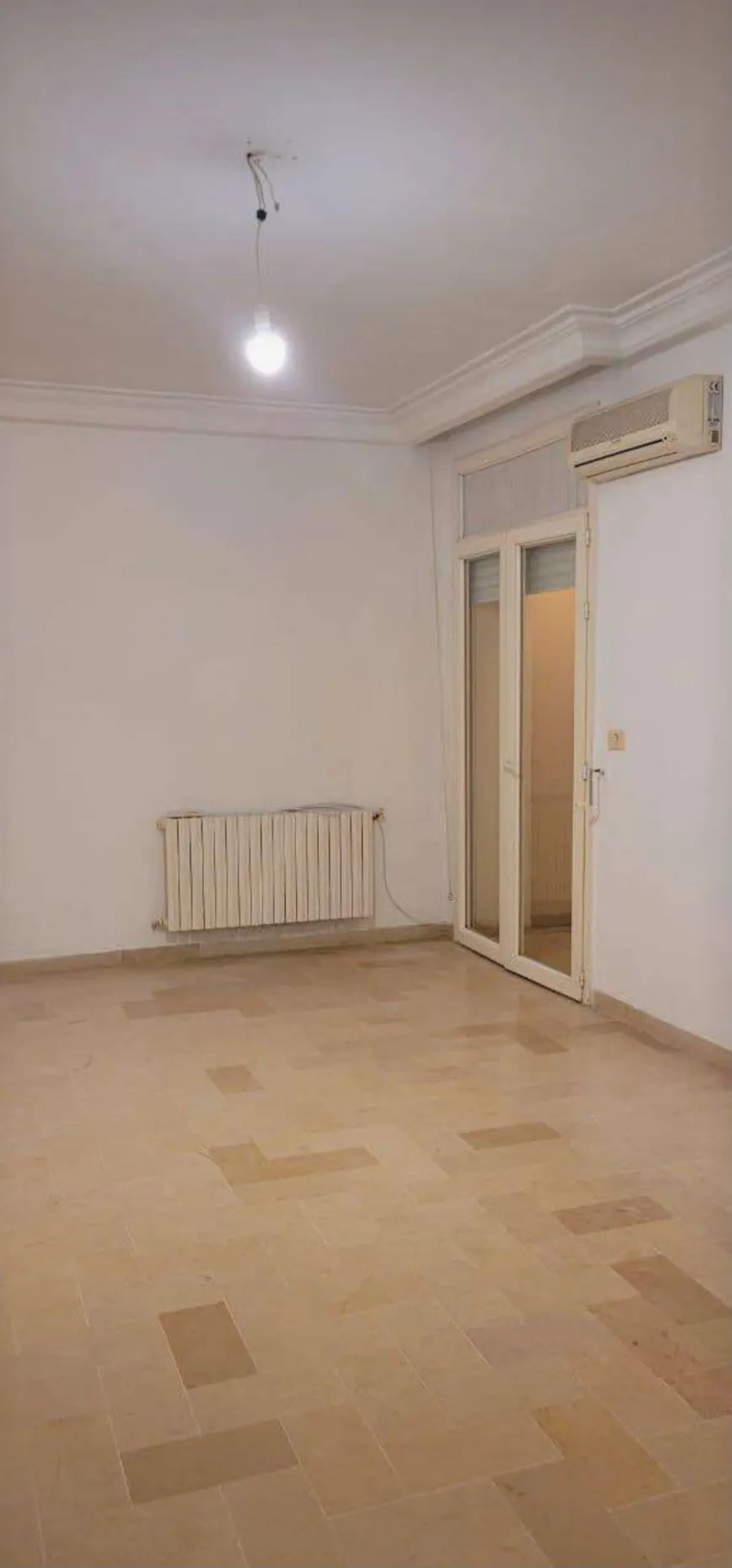 Location S2 vide à Cité Les Palmiers 