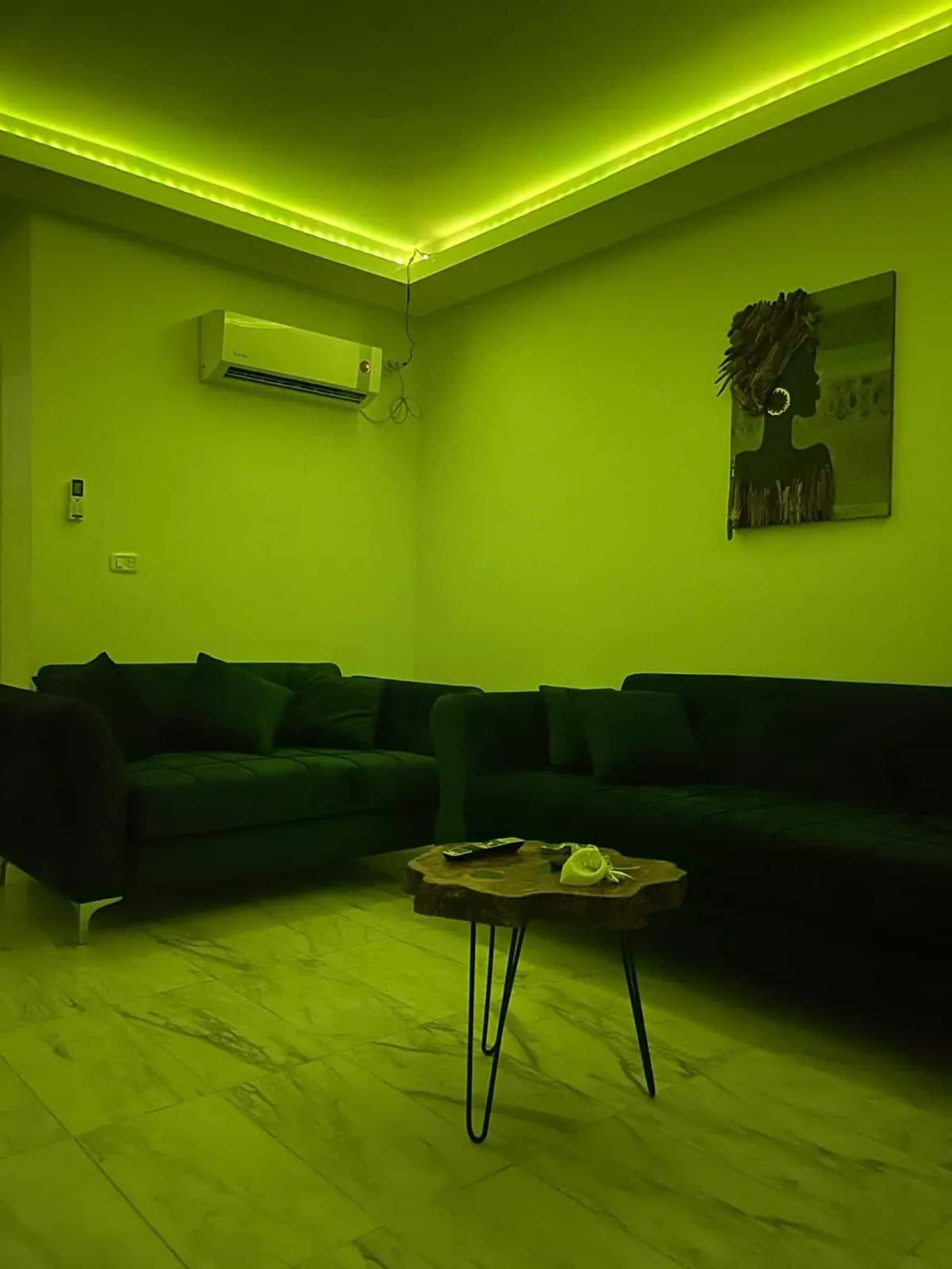 Bel appartement S+3 – Très haut standing – La Soukra (par nuitée)