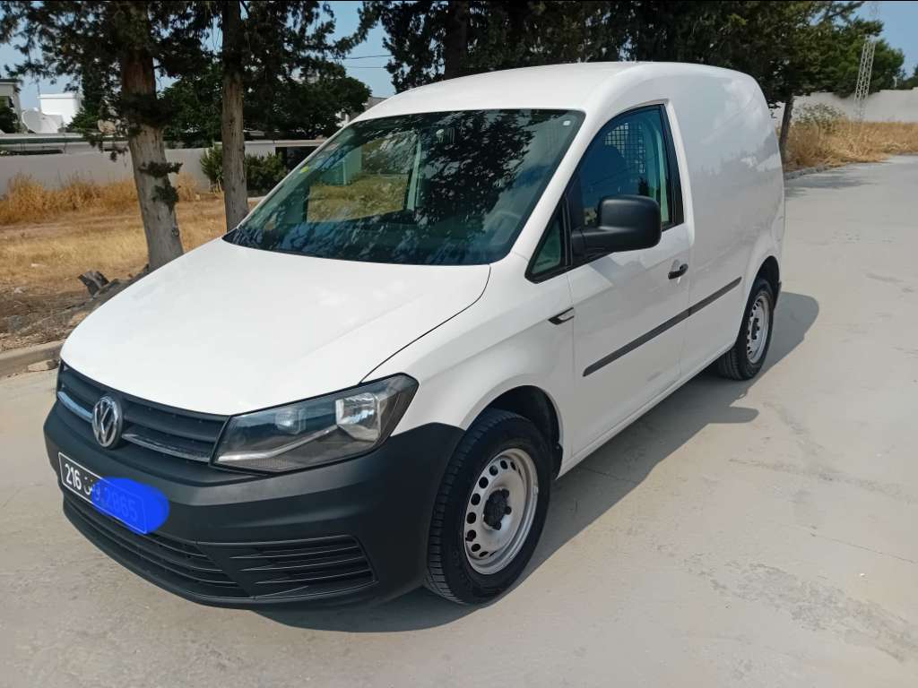 A vendre caddy diesel 5 cv tdi première main touttops tel 55090199