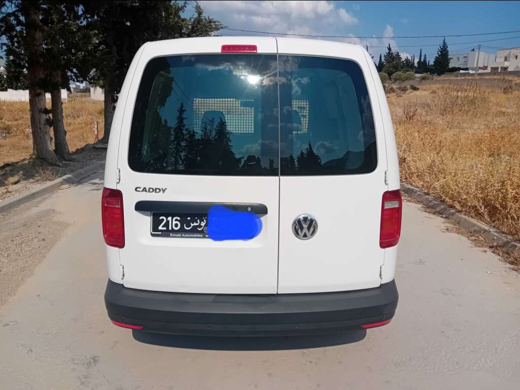 A vendre caddy diesel 5 cv tdi première main touttops tel 55090199