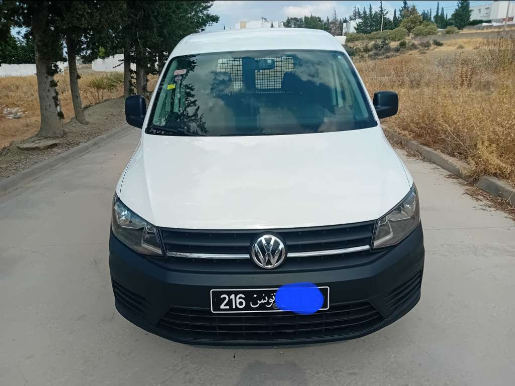 A vendre caddy diesel 5 cv tdi première main touttops tel 55090199