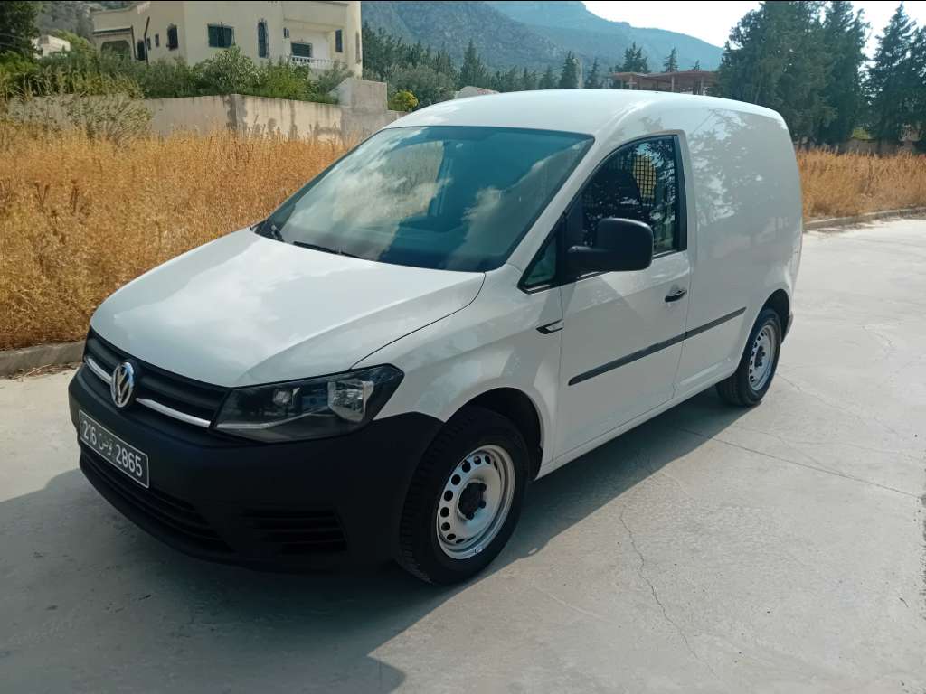 A vendre caddy diesel 5 cv tdi première main touttops tel 55090199