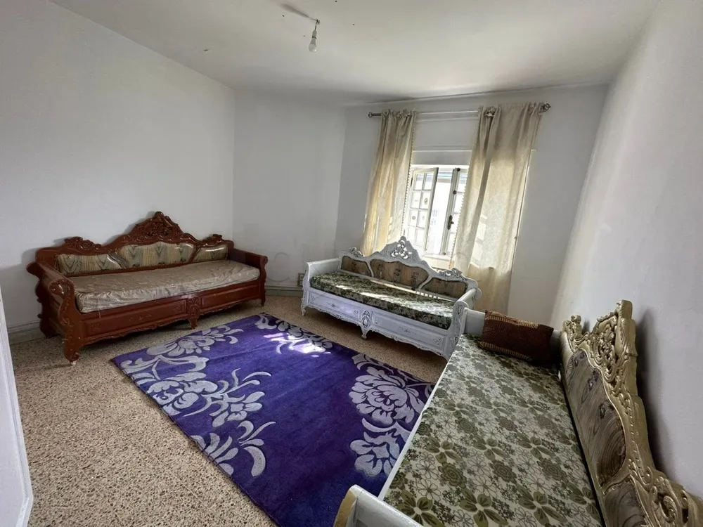 un étage villa S+3 équipé situé à Menzah 7