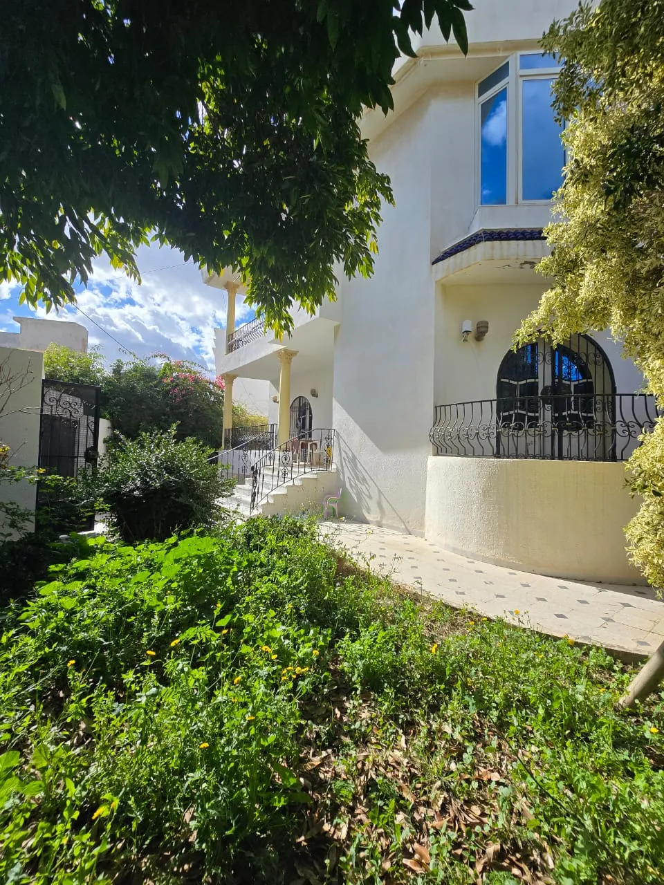 đĄUNE MAISON FAMILLIALE Ă VENDRE: Villa S+5 Avec Jardin Ă Sahloul