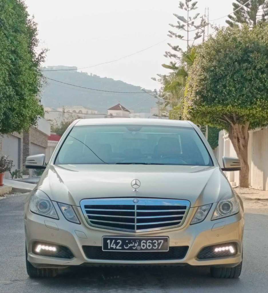 đ mercedes E 200