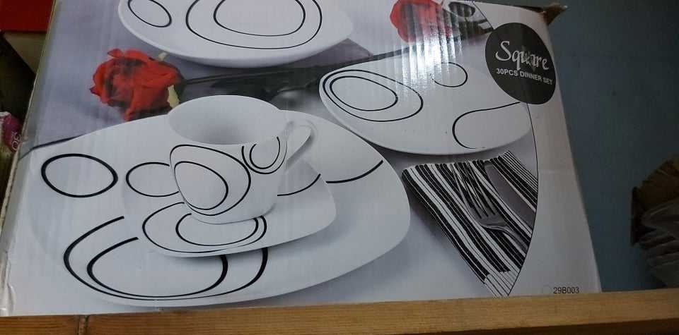 Plusieurs modèle service 30 pièces 