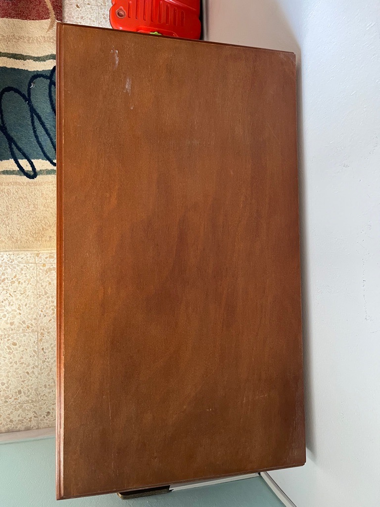 Meuble en bois massif - solide, ancien, avec rangement