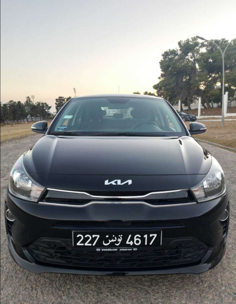 KIA RIO NEUF PREMIERE MAIN