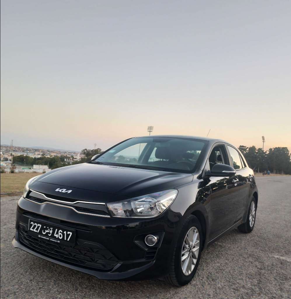 KIA RIO NEUF PREMIERE MAIN