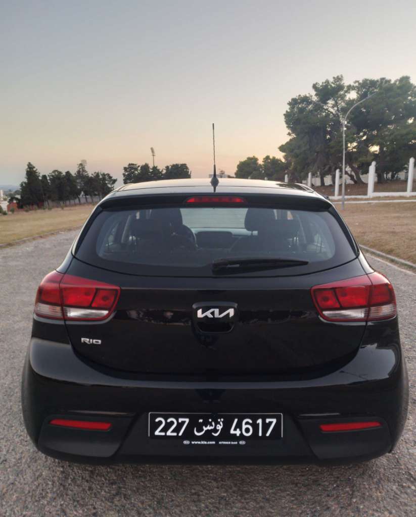 KIA RIO NEUF PREMIERE MAIN
