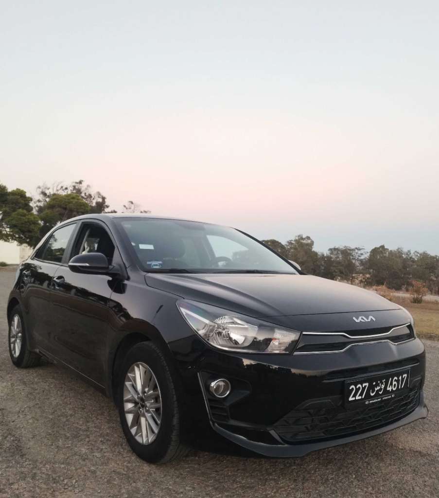 KIA RIO NEUF PREMIERE MAIN