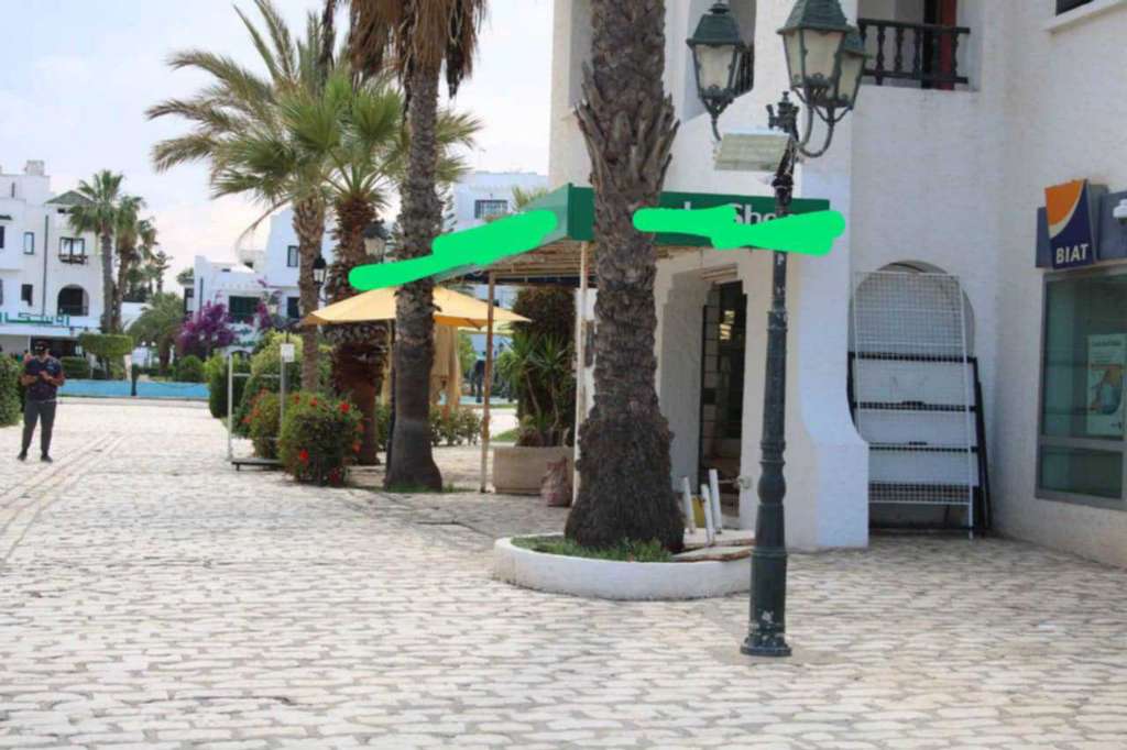 a vendre local port kantaoui sousse.  98276558