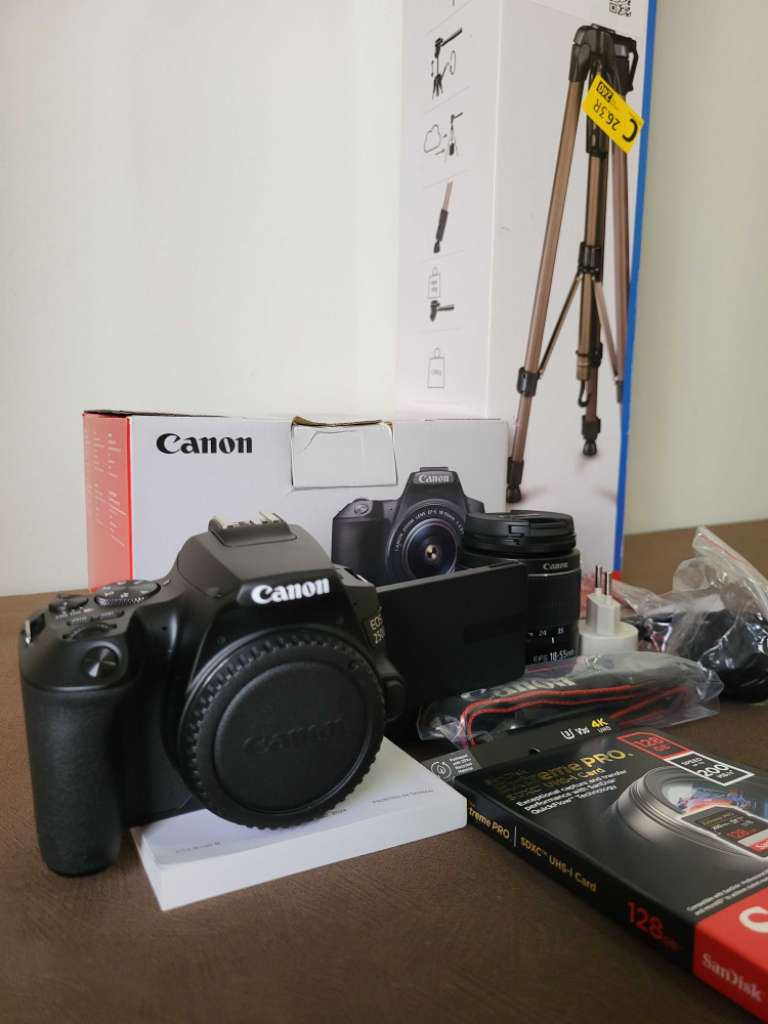 Canon EOS 250D + Tripod Hama 66 + carte mémoire 128GB SDD neuf