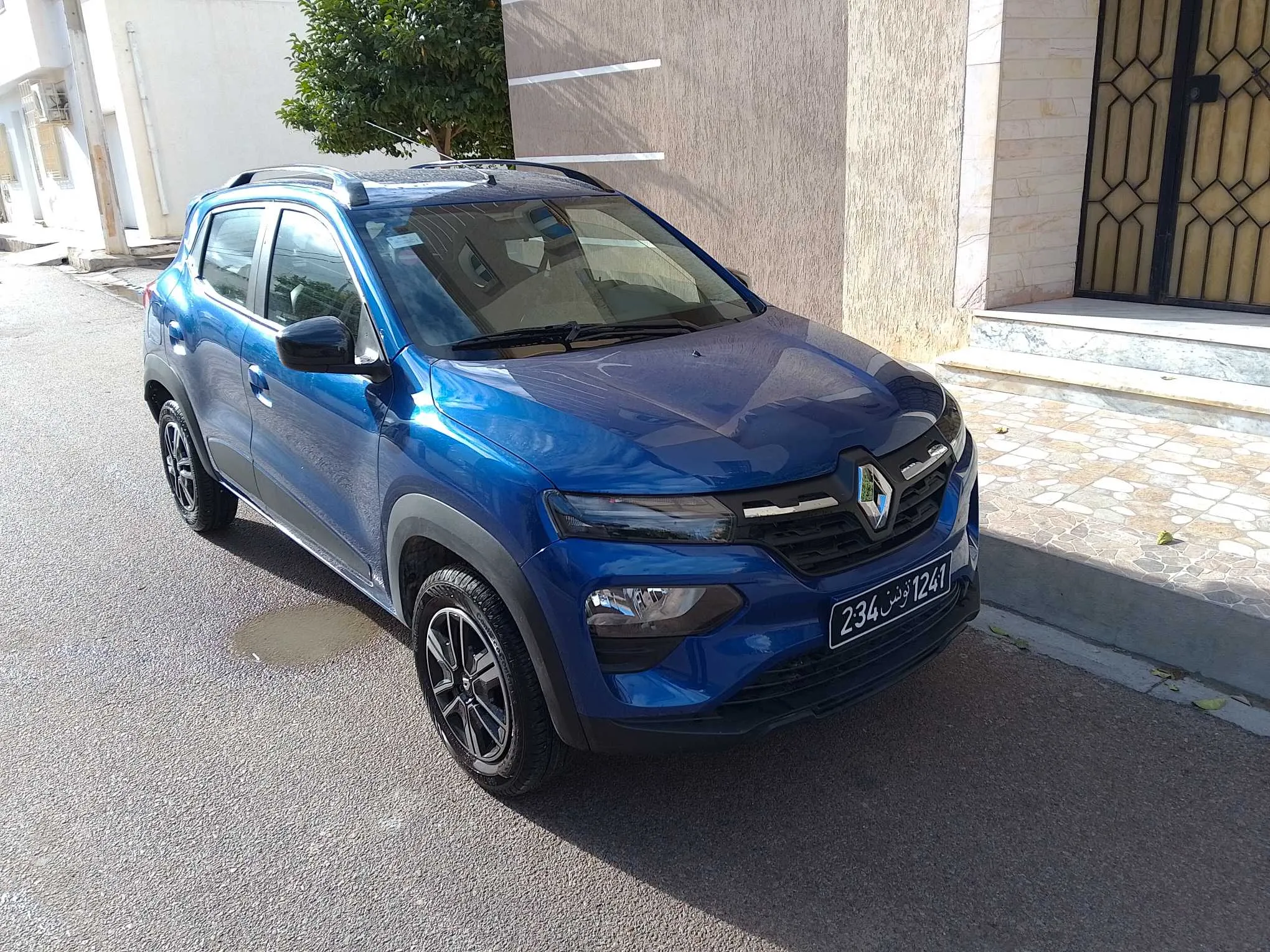 renault kwid 1ère main an 2023  tel:56177695