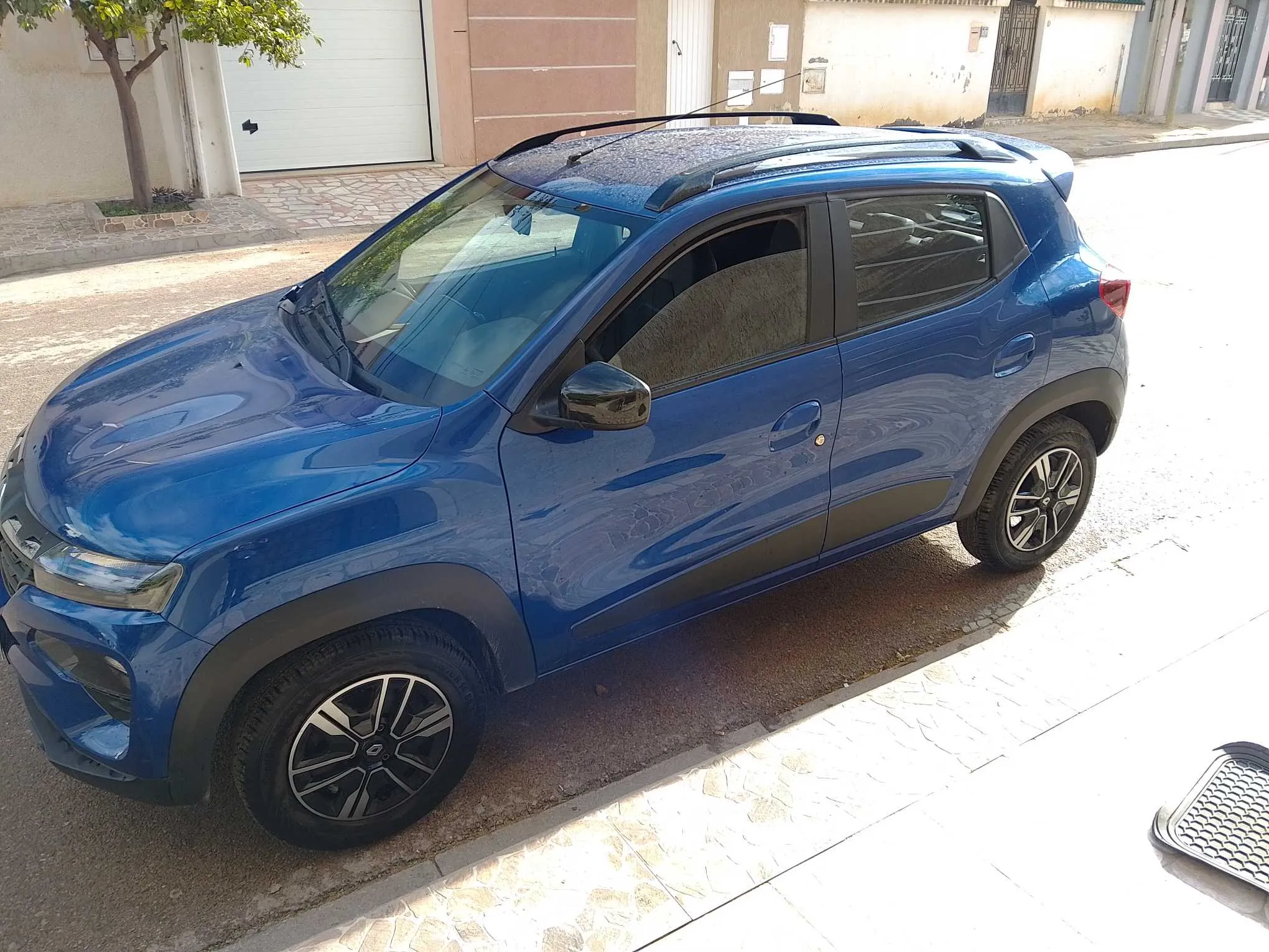 renault kwid 1ère main an 2023  tel:56177695