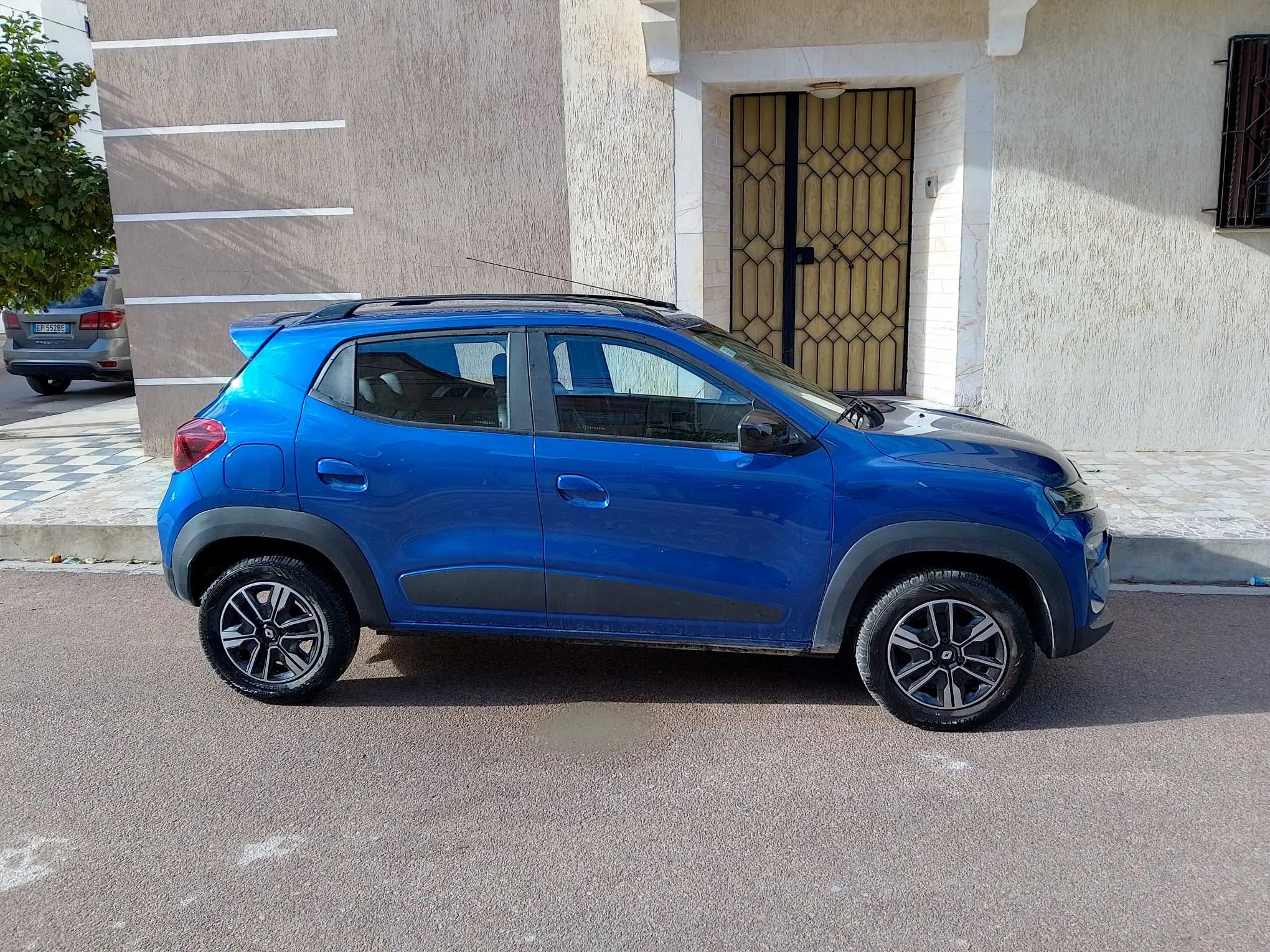 renault kwid 1ère main an 2023  tel:56177695