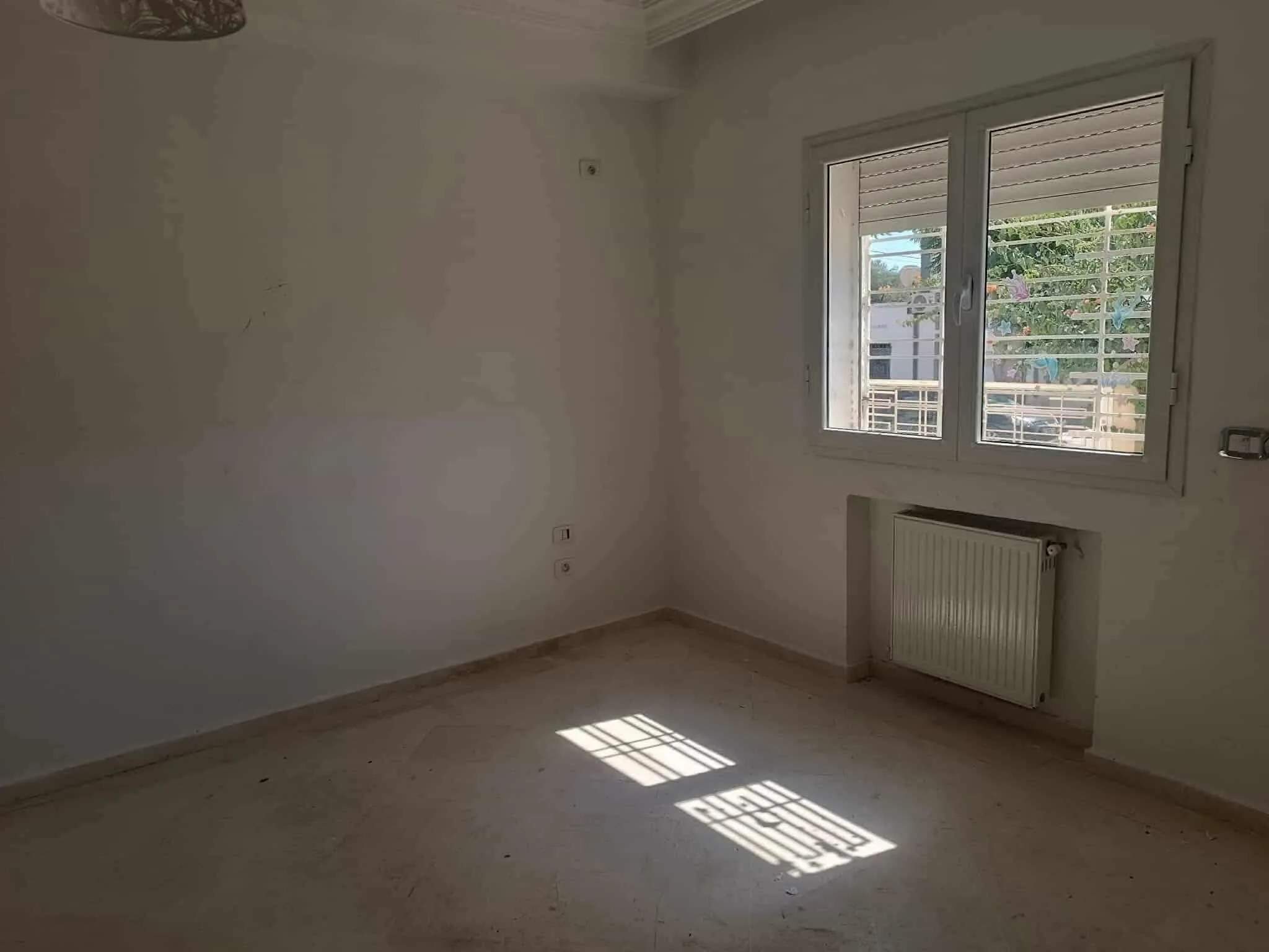 un appartements s+2 haut standing au rdc a louer situé a Bardo a Proximité stade